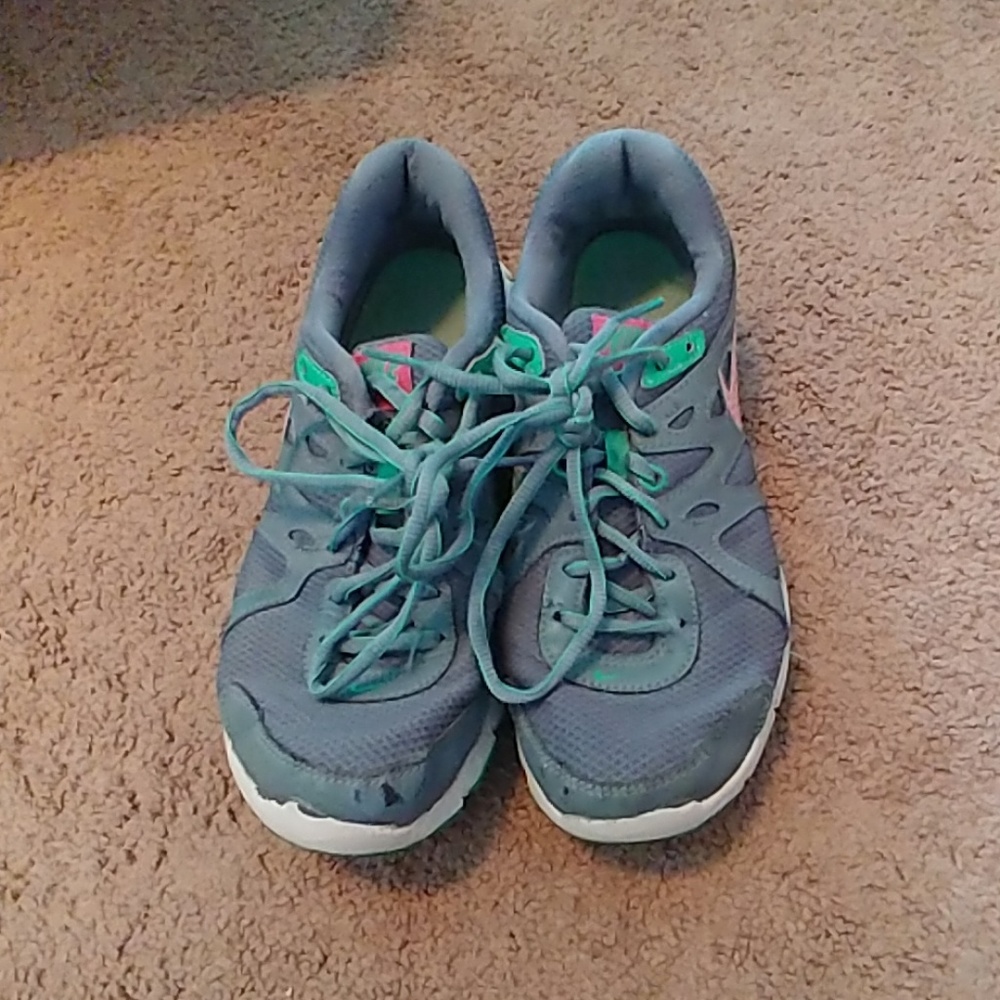 Size 8.5 Women's Nikes